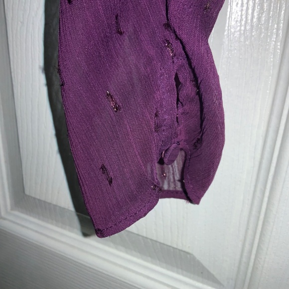 Express smocked bodice top Sz S puff sleeves ruffle hem metallic detail - Picture 7 of 7